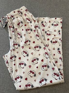 Peanuts brand Snoopy-themed pajama lounge pants womans size S